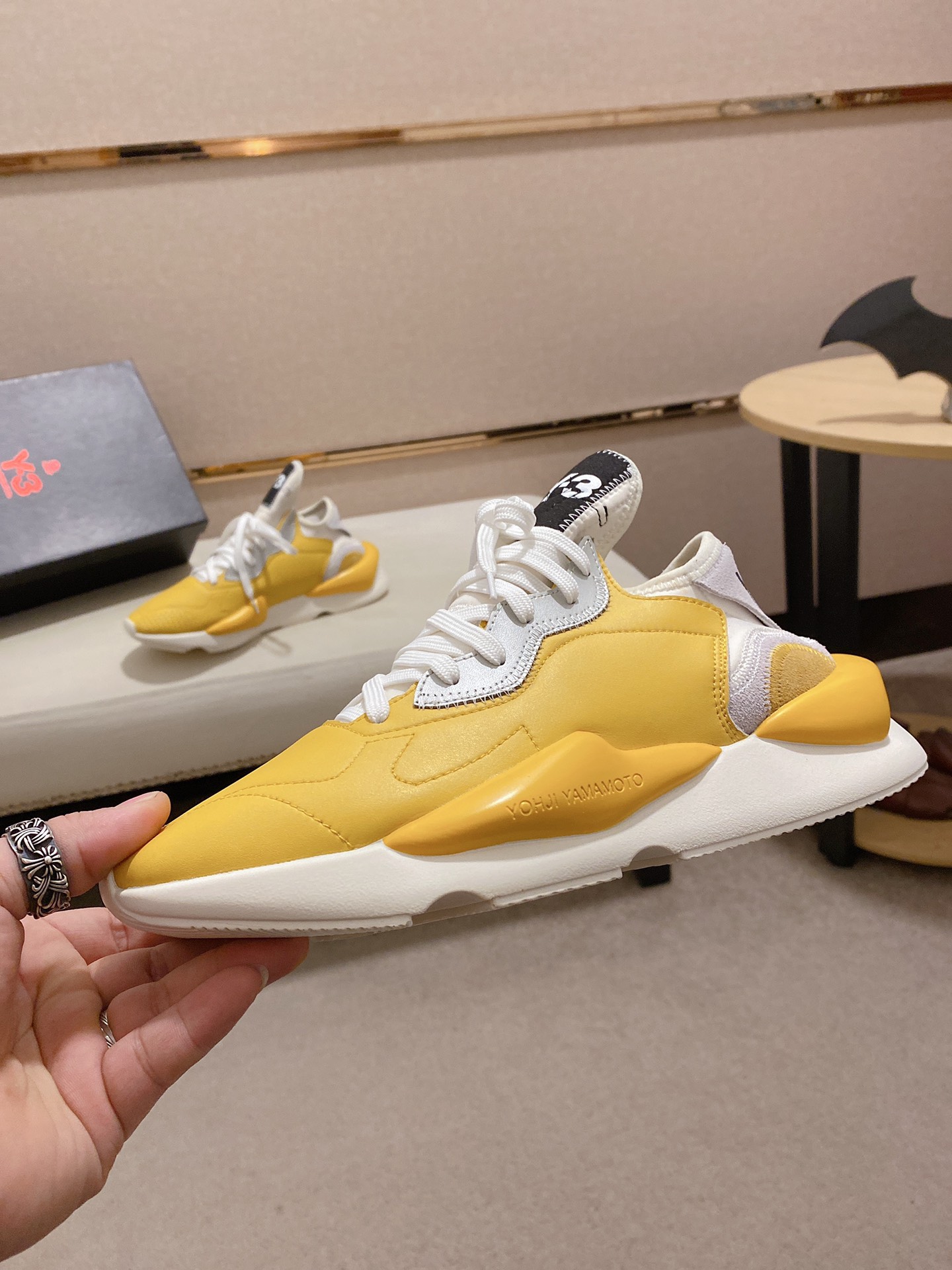 Y-3 Kaiwa Lace-Up Sneakers 25 - vstockx