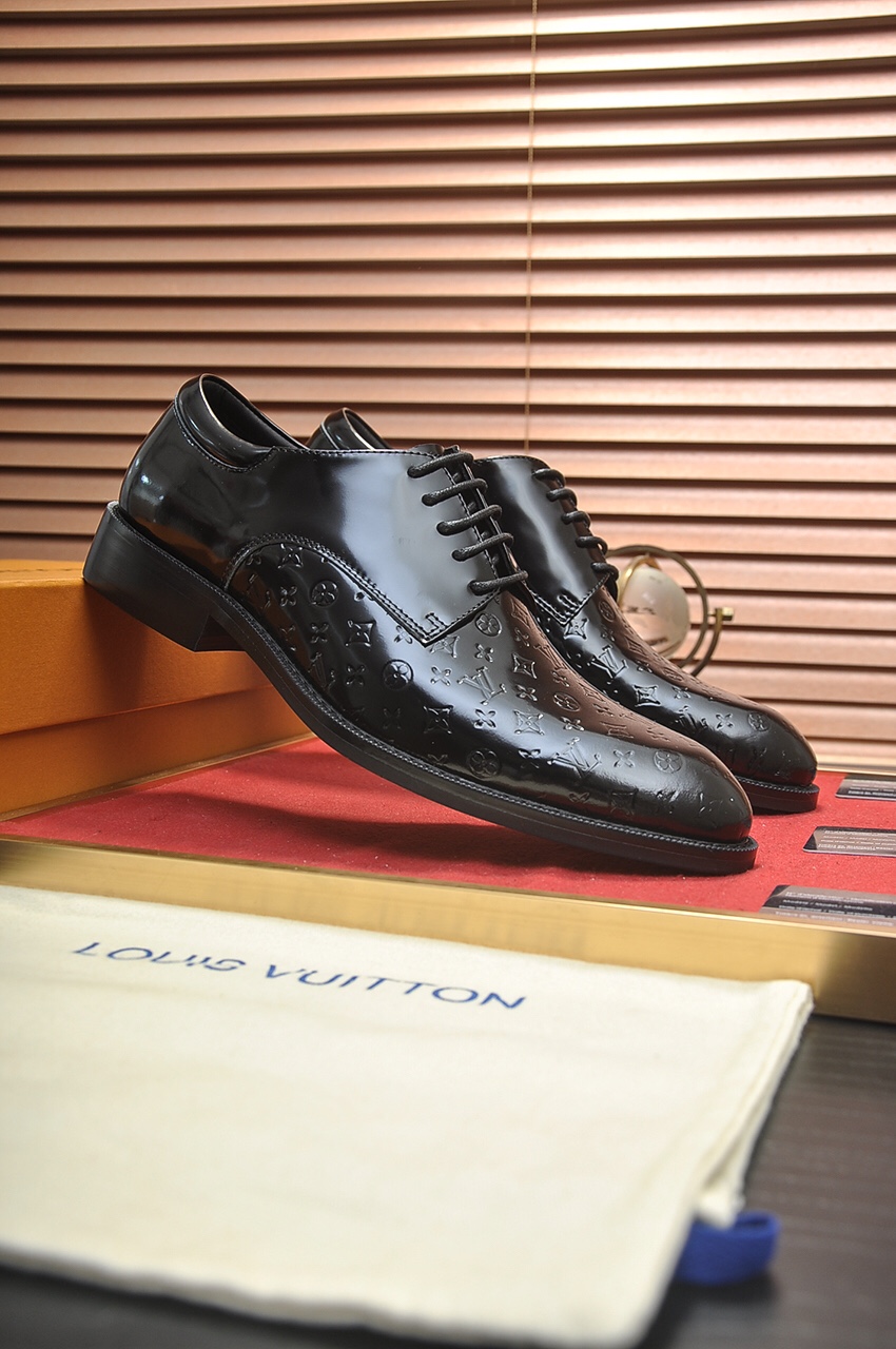 Louis Vuitton Leather Boots 43 - vstockx