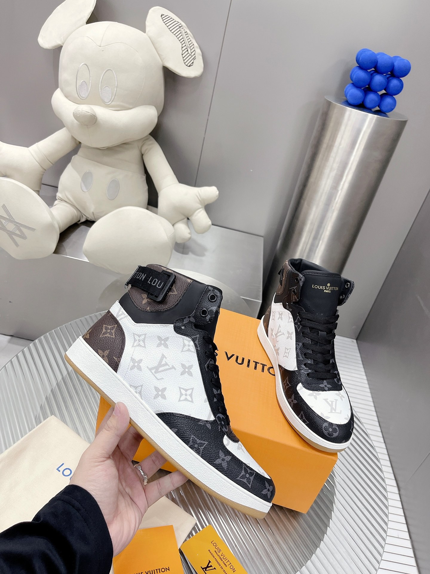 Louis Vuitton RIVOLI TRAINER BOOTS SNEAKER 11 - vstockx