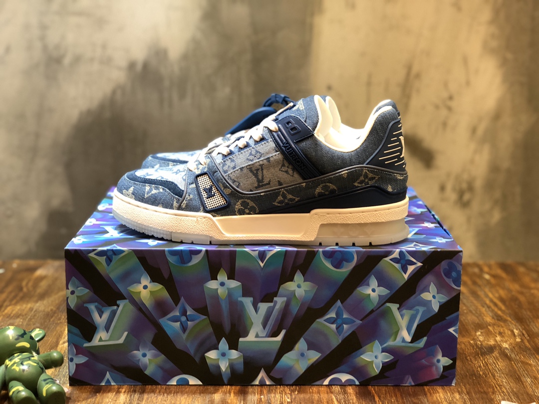 Louis Vuitton Trainer Sneakers 22 - vstockx