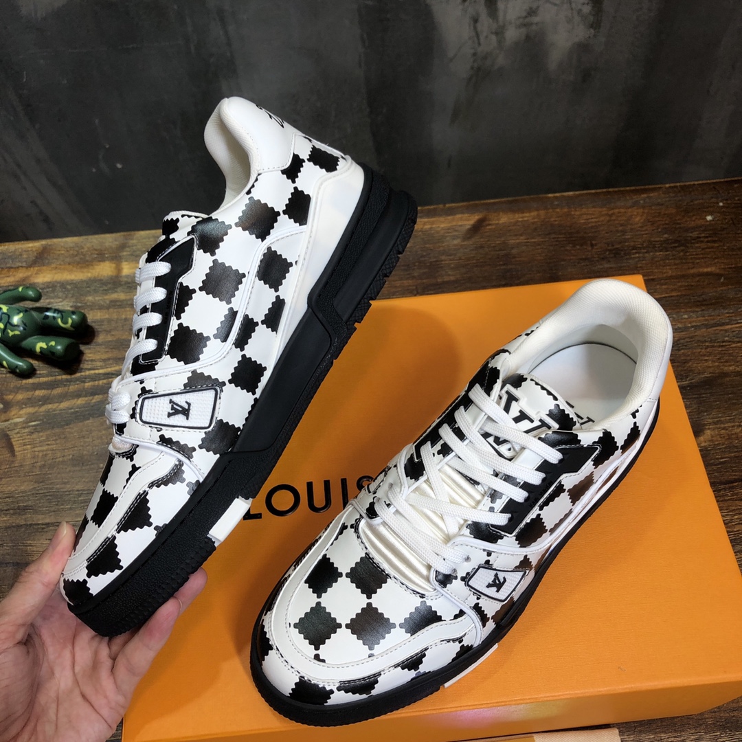 Louis Vuitton Trainer Sneakers 52 - vstockx
