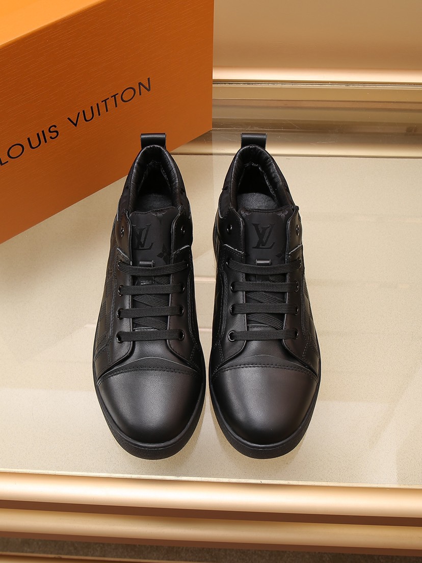 Louis Vuitton Low Top sneaker 4 - vstockx
