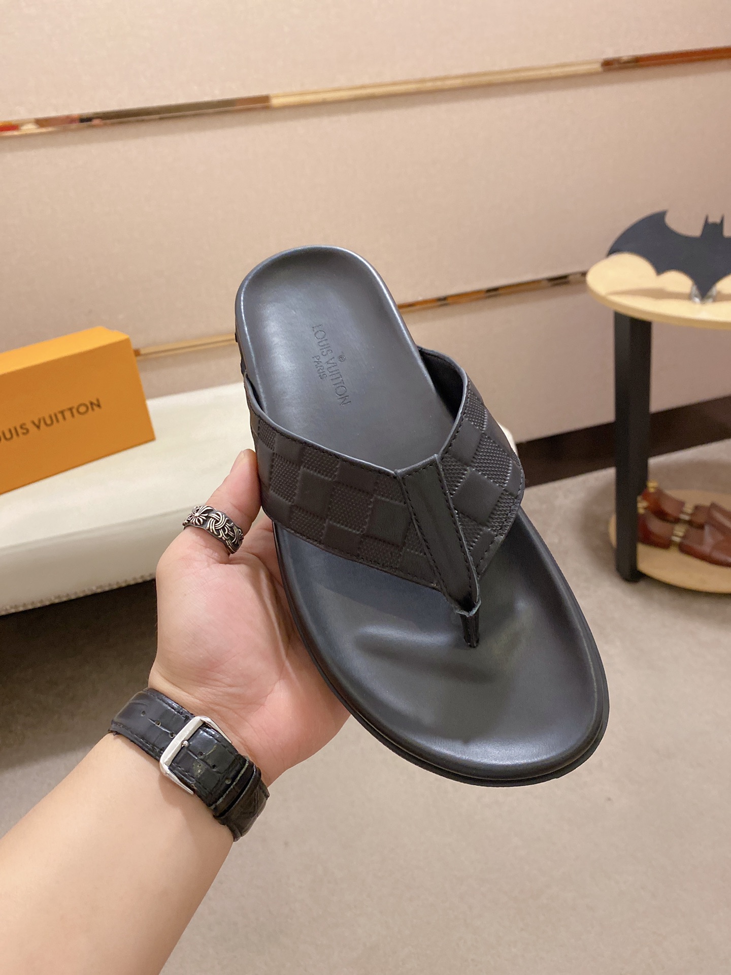 Louis Vuitton Slipper 5 - vstockx