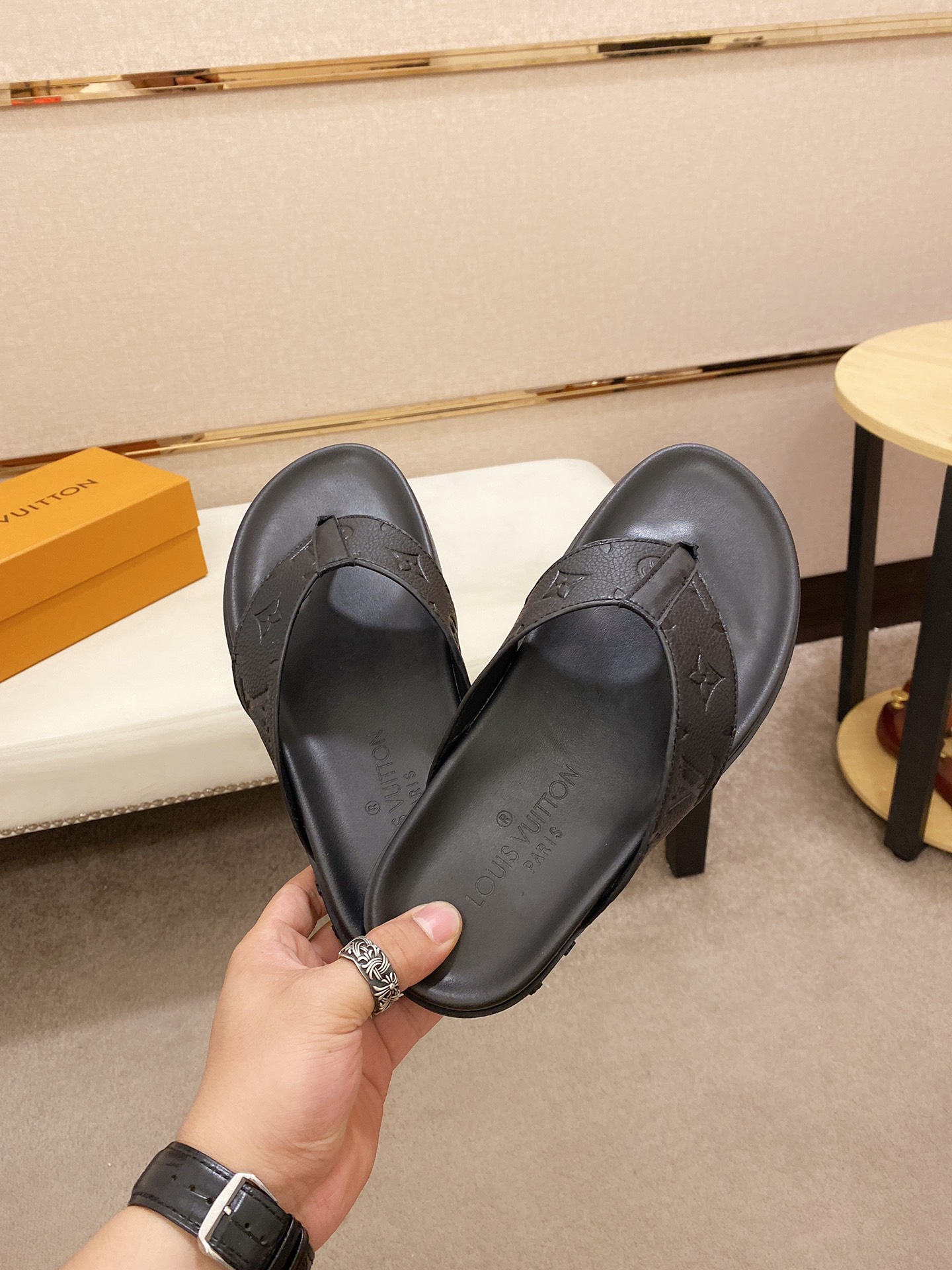 Louis Vuitton Slipper 13 - vstockx