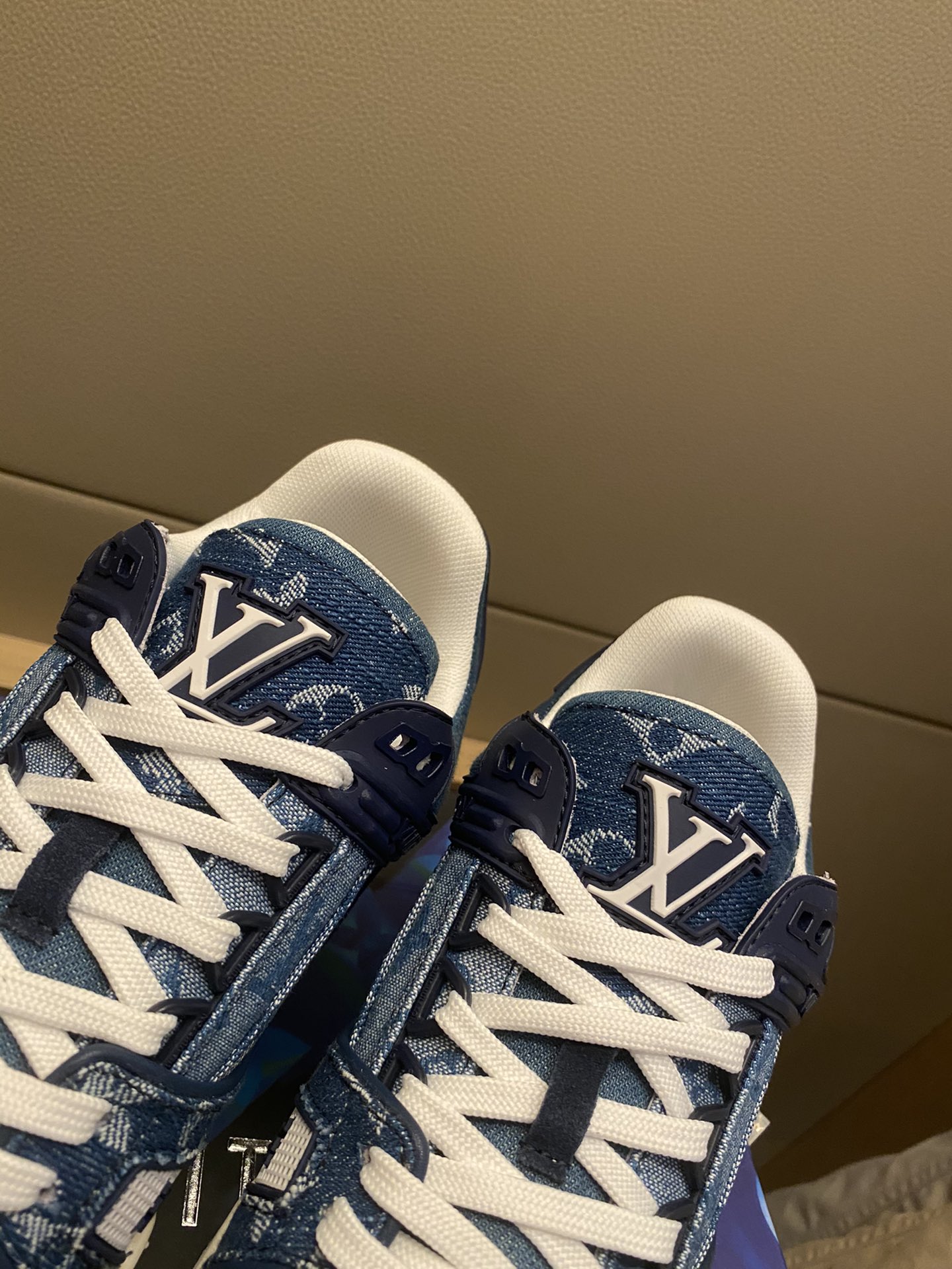 Louis Vuitton LV TRAINERS SNEAKER 9 - vstockx