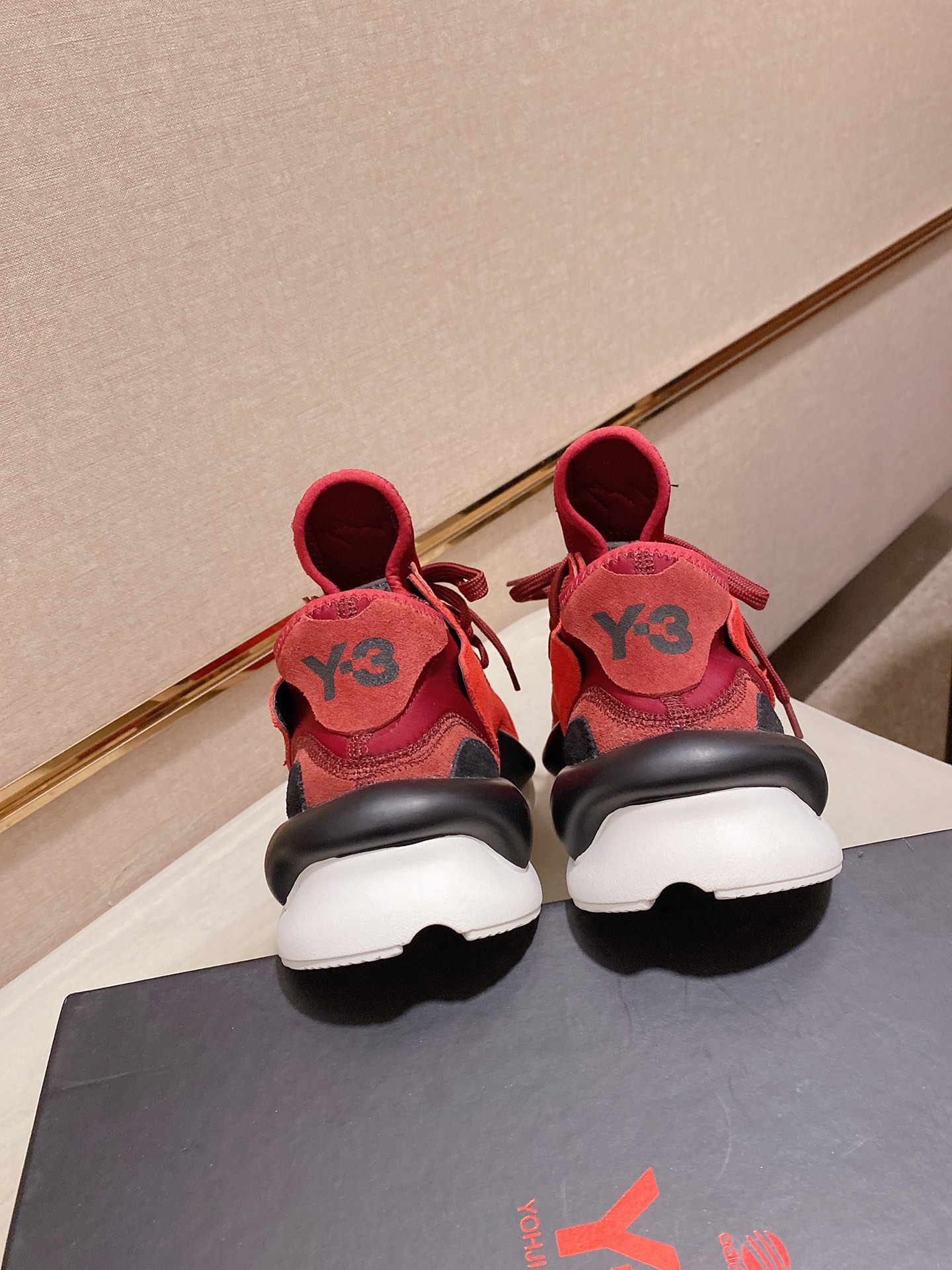 Y-3 Kaiwa Lace-Up Sneakers 17 - vstockx