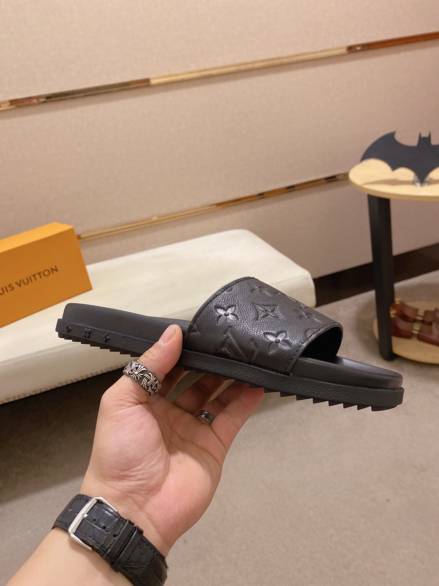 Louis Vuitton Slipper 9 - vstockx