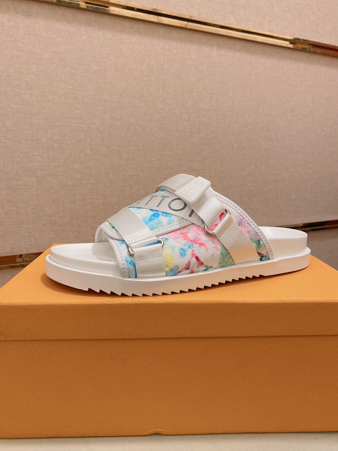 Louis Vuitton Honolulu Sneaker 8 - vstockx