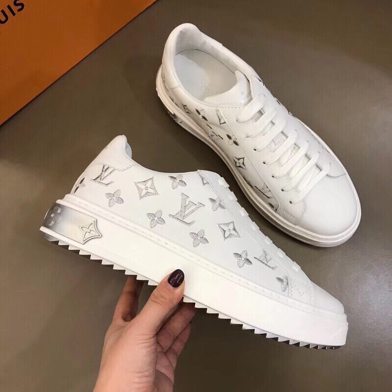 Louis Vuitton Low Top sneaker 32 - vstockx