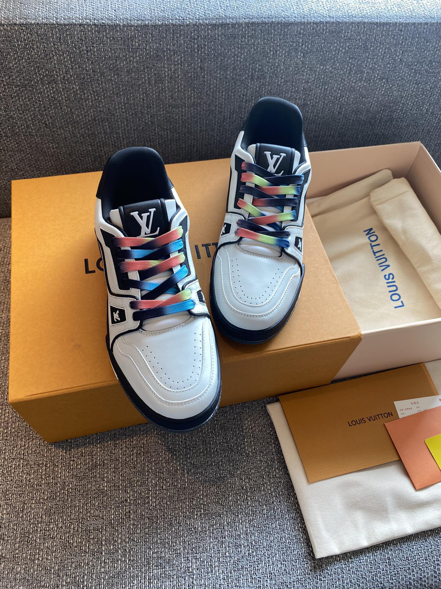 Louis Vuitton LV TRAINERS SNEAKER 9 - vstockx