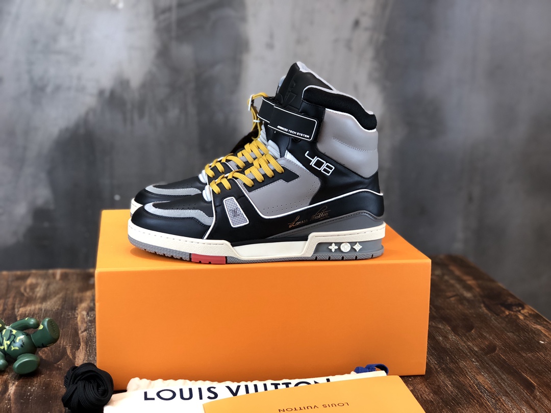 Louis Vuitton Trainer Sneakers 16 - vstockx