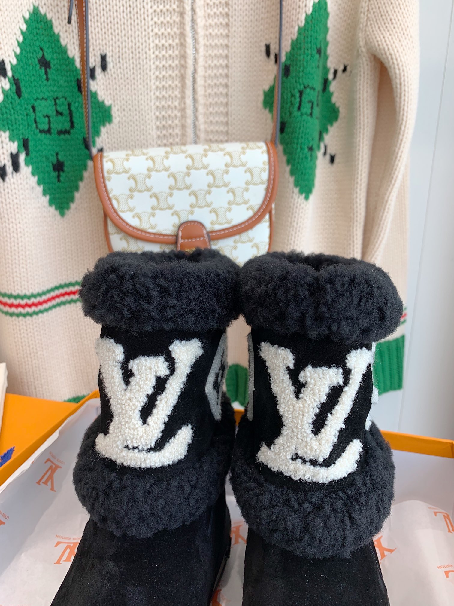 Louis Vuitton SNOWDROP FLAT ANKLE BOOTS WOMEN 13 - vstockx