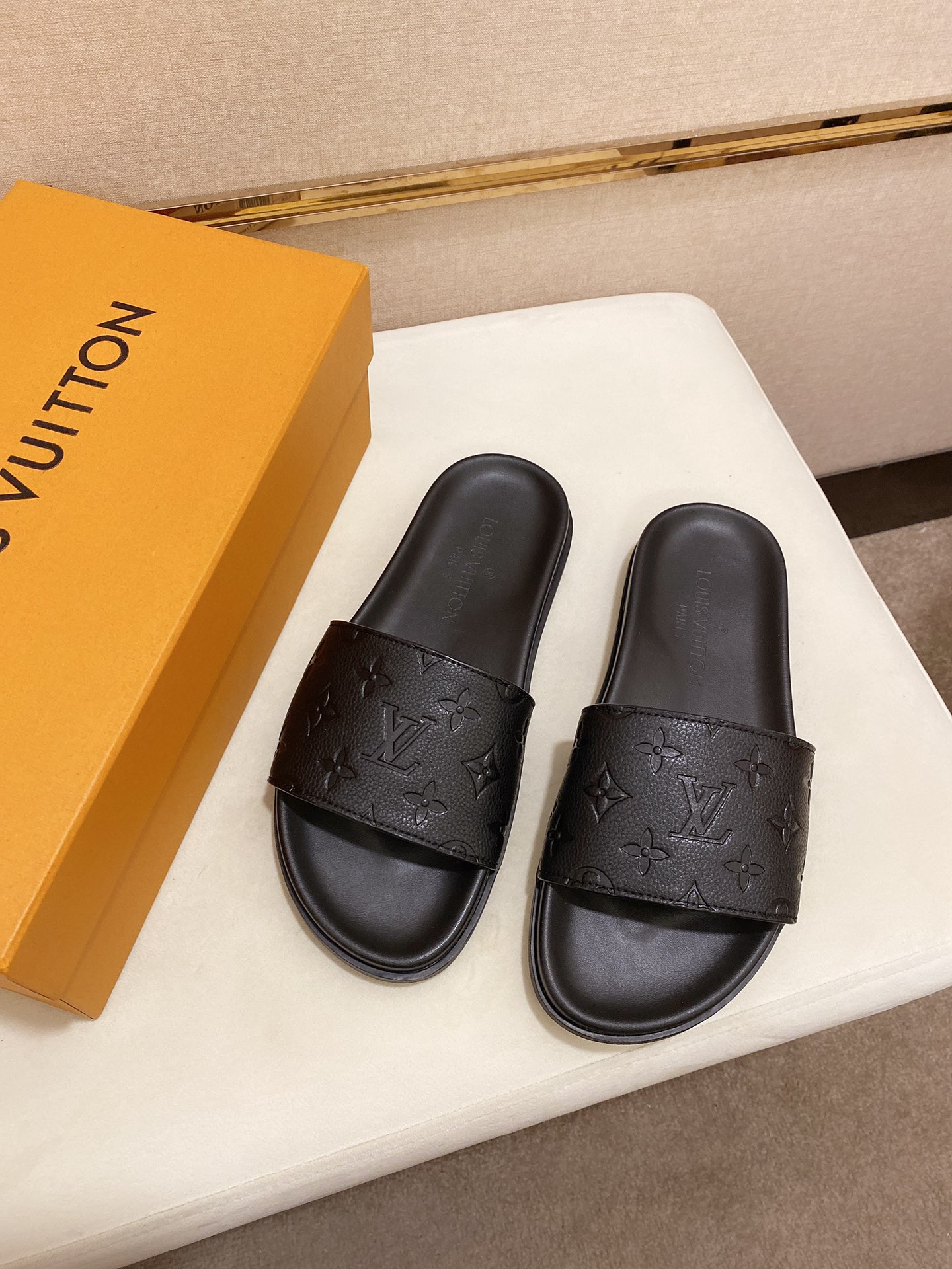 Louis Vuitton Slipper 16 - vstockx
