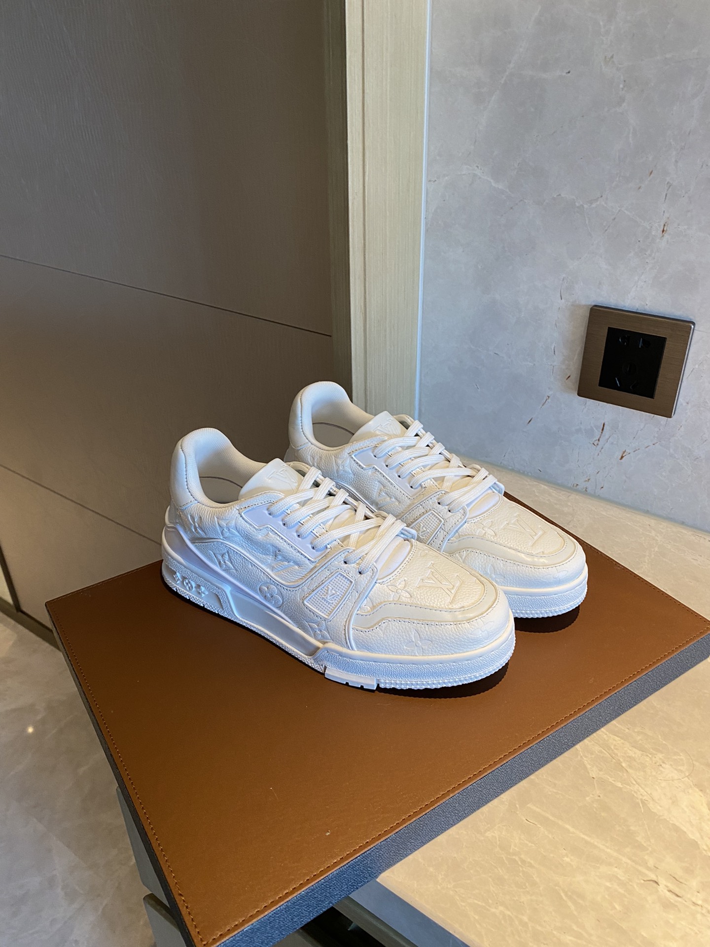 Louis Vuitton LV TRAINERS SNEAKER 9 - vstockx