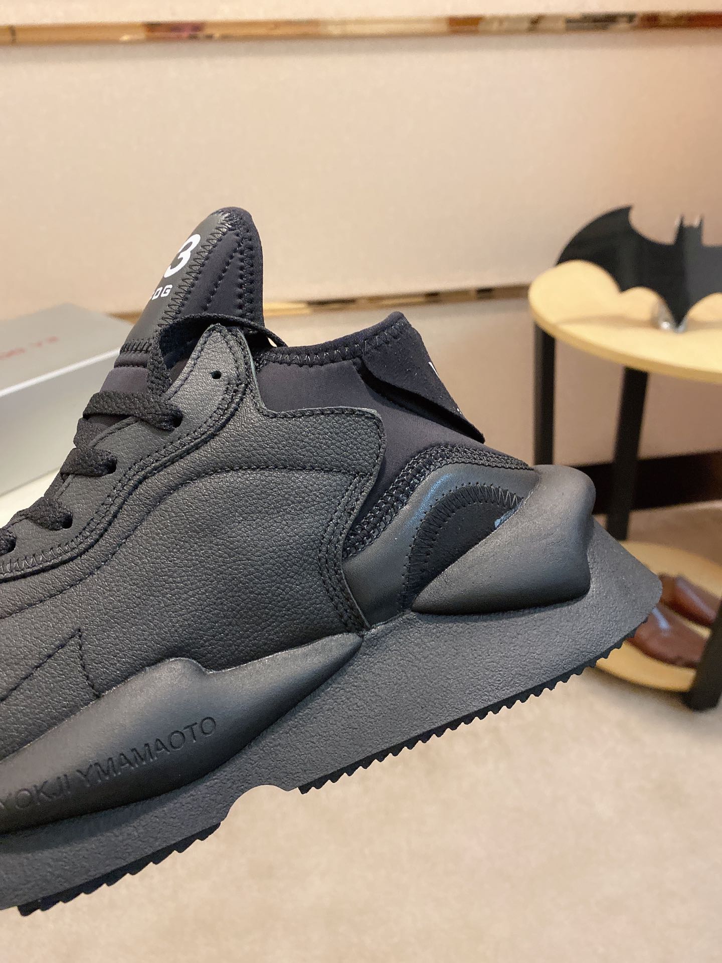 Y-3 Kaiwa Lace-Up Sneakers 45 - vstockx