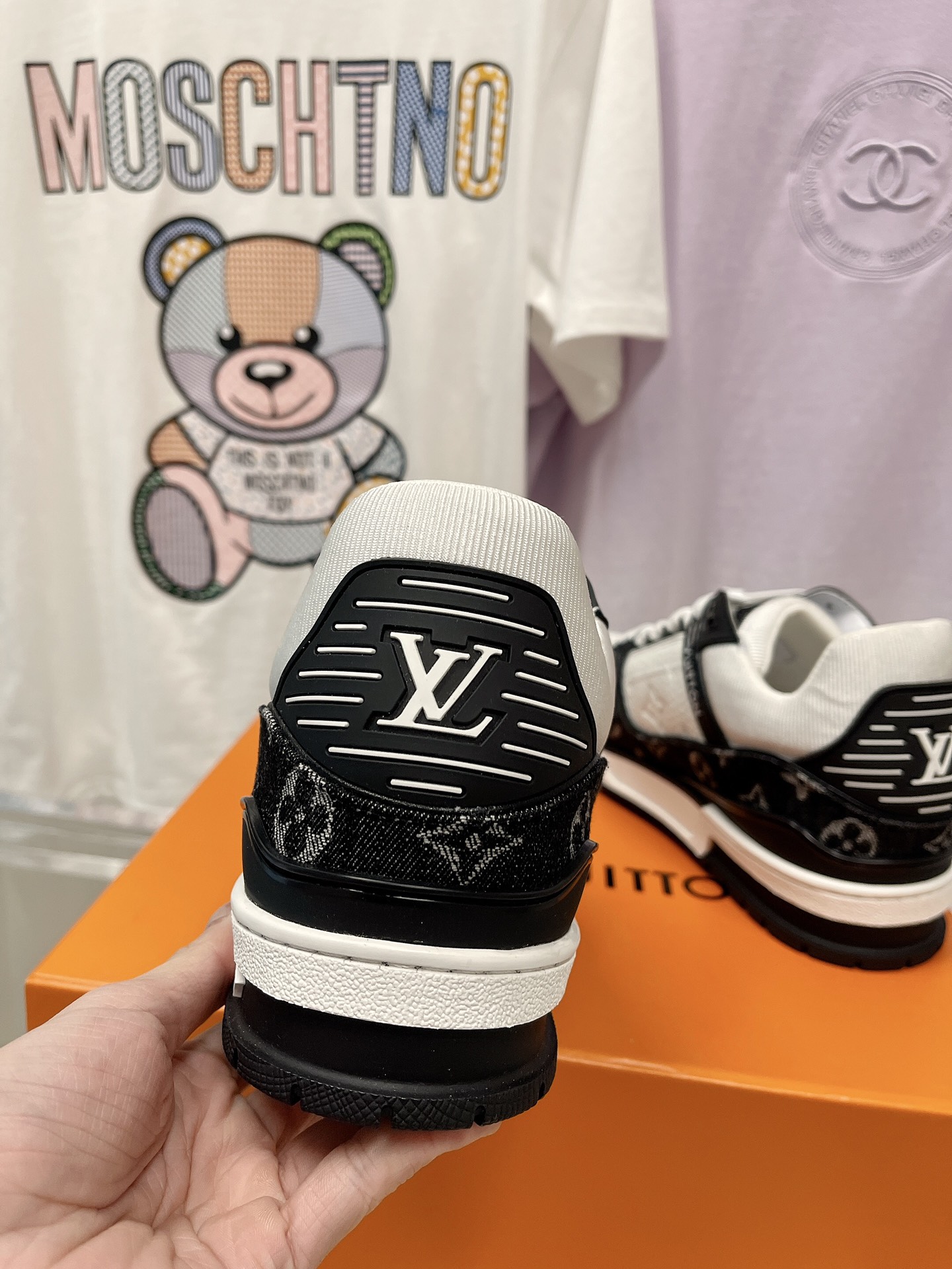 Louis Vuitton LV TRAINERS SNEAKER 2 - vstockx
