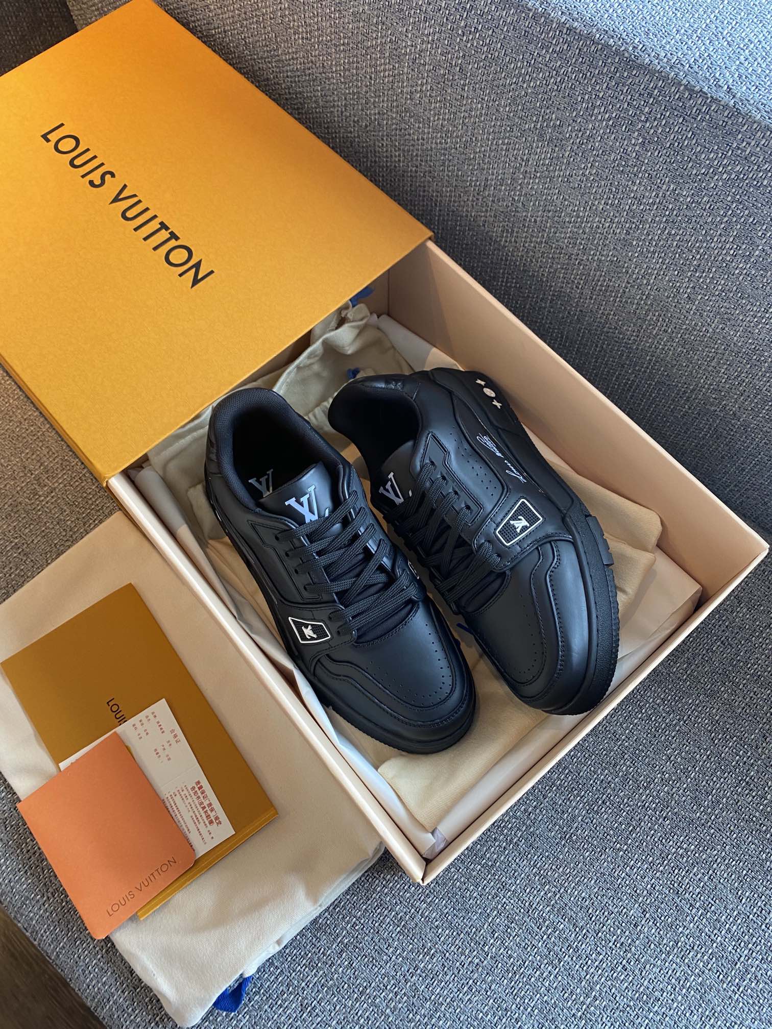 Louis Vuitton LV TRAINERS SNEAKER 9 - vstockx