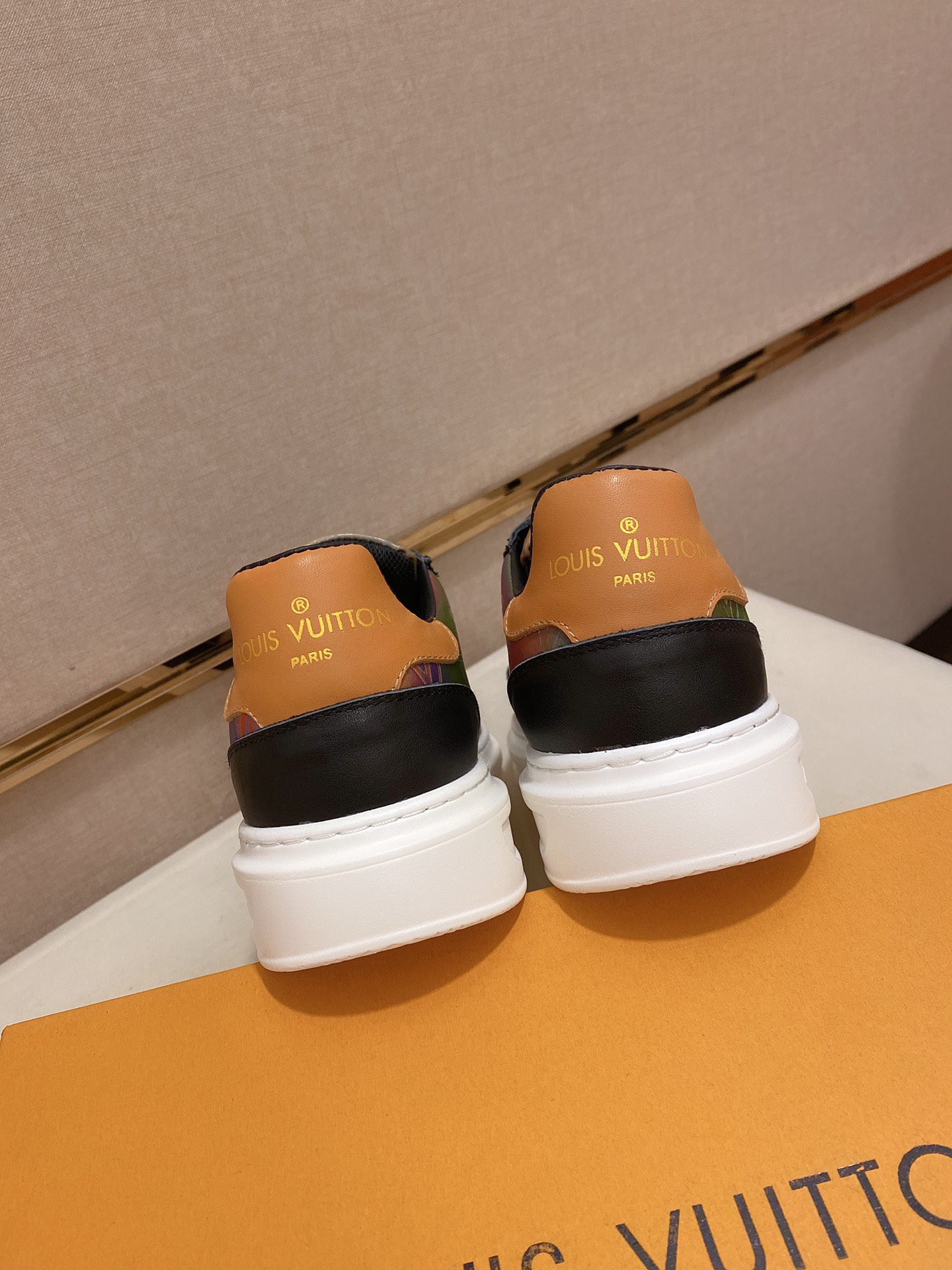 Louis Vuitton Low Top sneaker 115 - vstockx