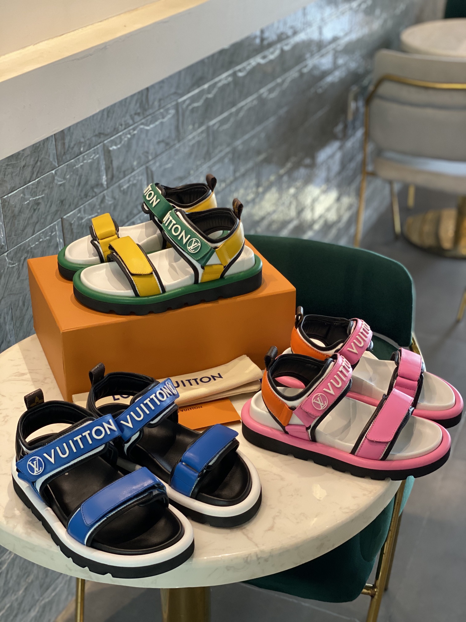 Louis Vuitton PASEO FLAT COMFORT SANDALS WOMEN 9 - vstockx