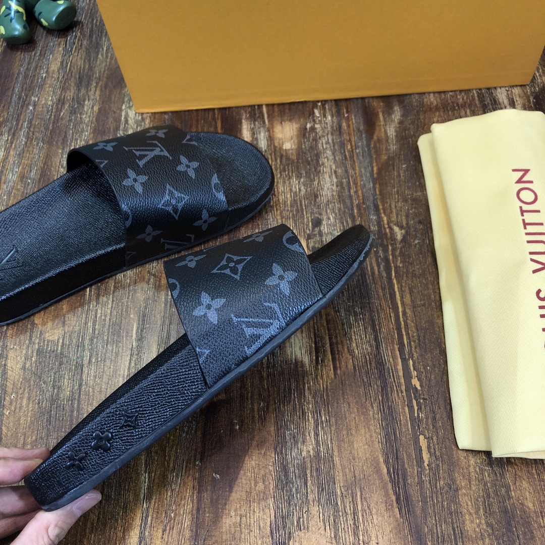 Louis Vuitton Slipper 143 - vstockx