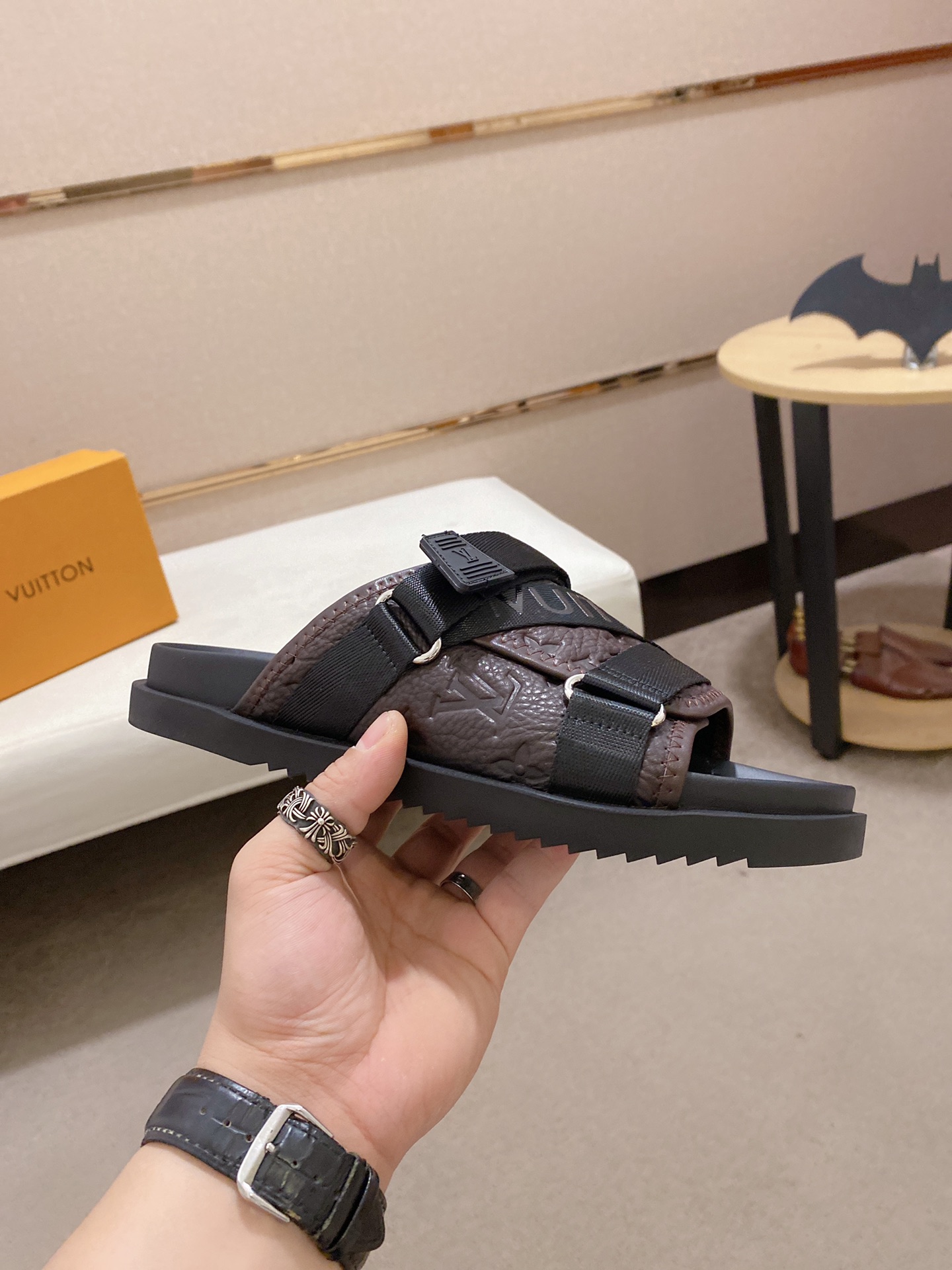 Louis Vuitton Honolulu Sneaker 5 - vstockx