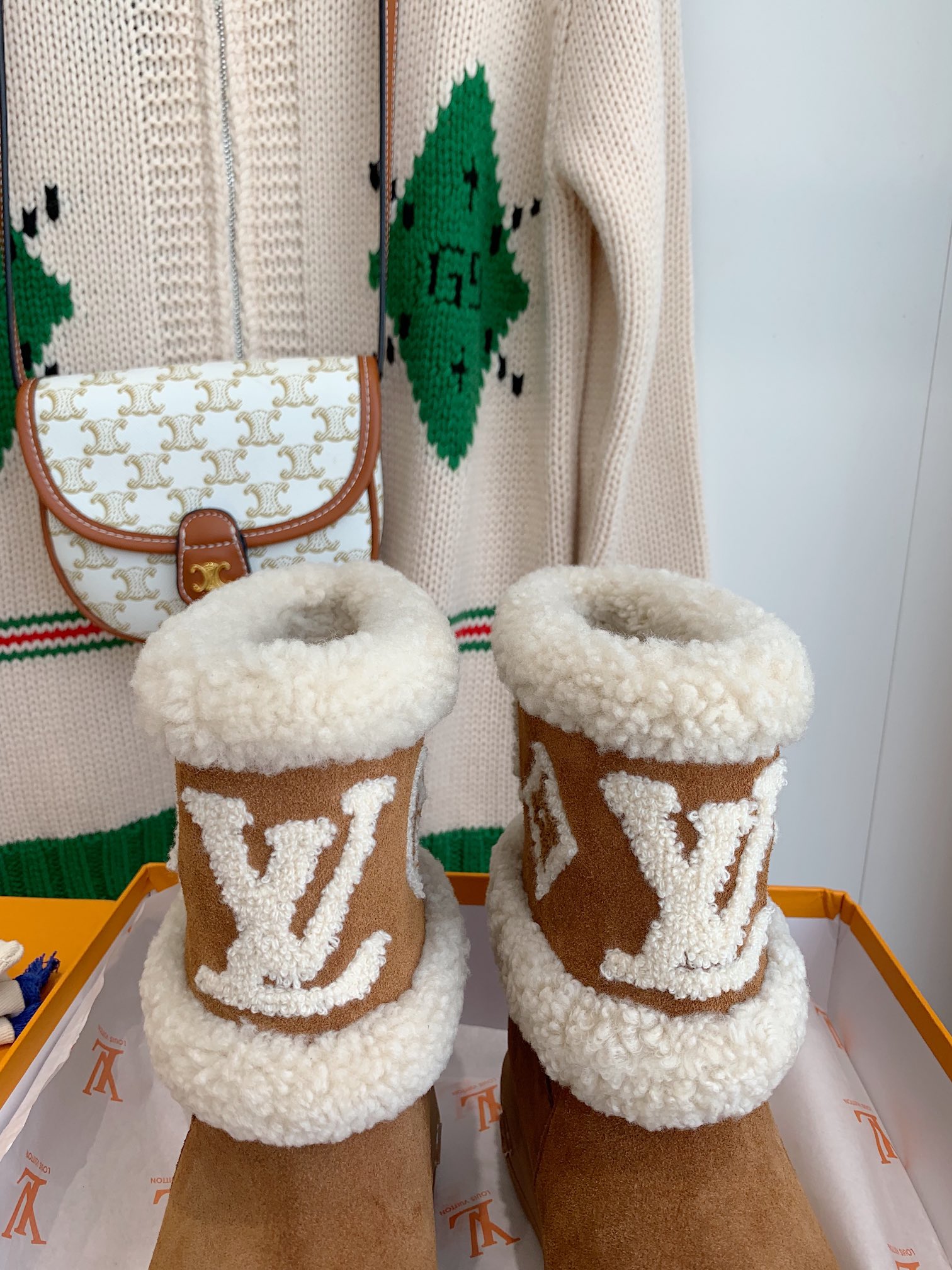 Louis Vuitton SNOWDROP FLAT ANKLE BOOTS WOMEN 13 - vstockx