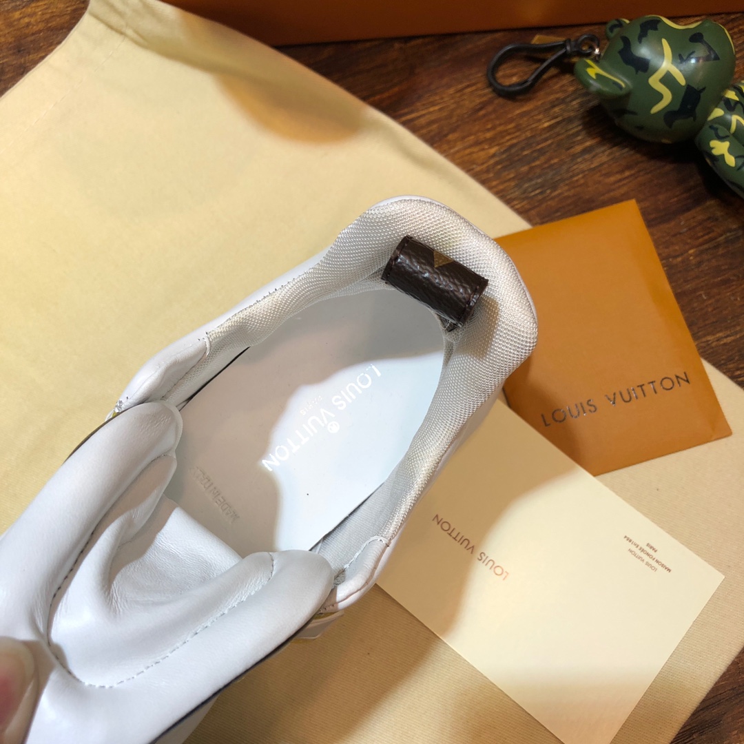 Louis Vuitton Archlight 15 - vstockx