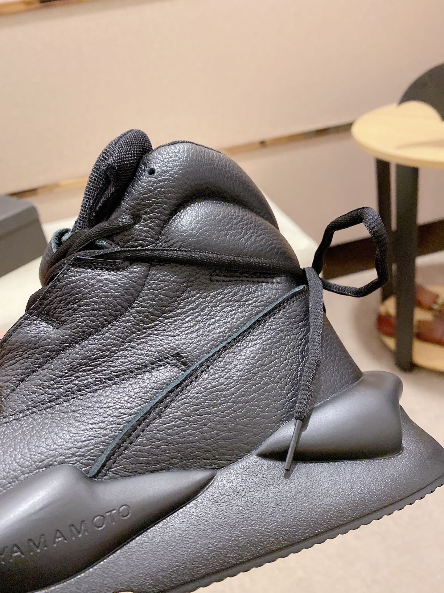 Y-3 Kaiwa Lace-Up Sneakers 8 - vstockx