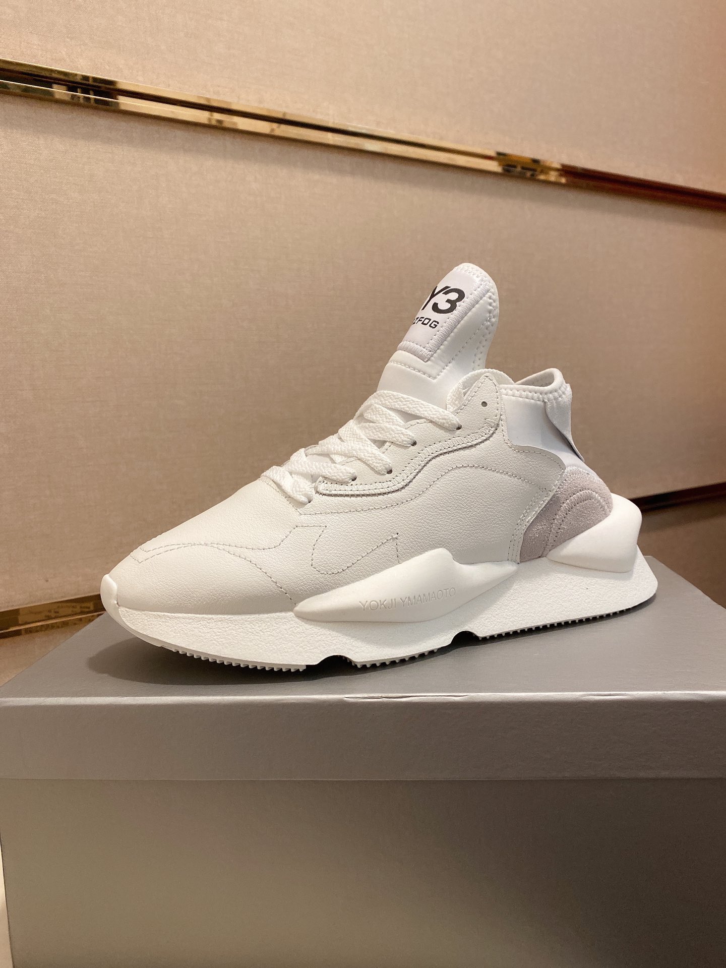 Y-3 Kaiwa Lace-Up Sneakers 40 - vstockx