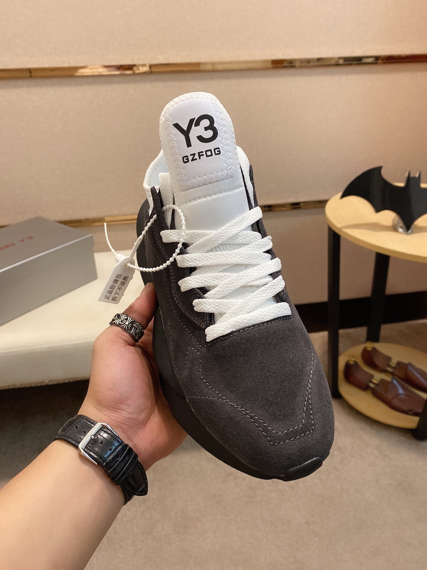 Y-3 Kaiwa Lace-Up Sneakers 47 - vstockx