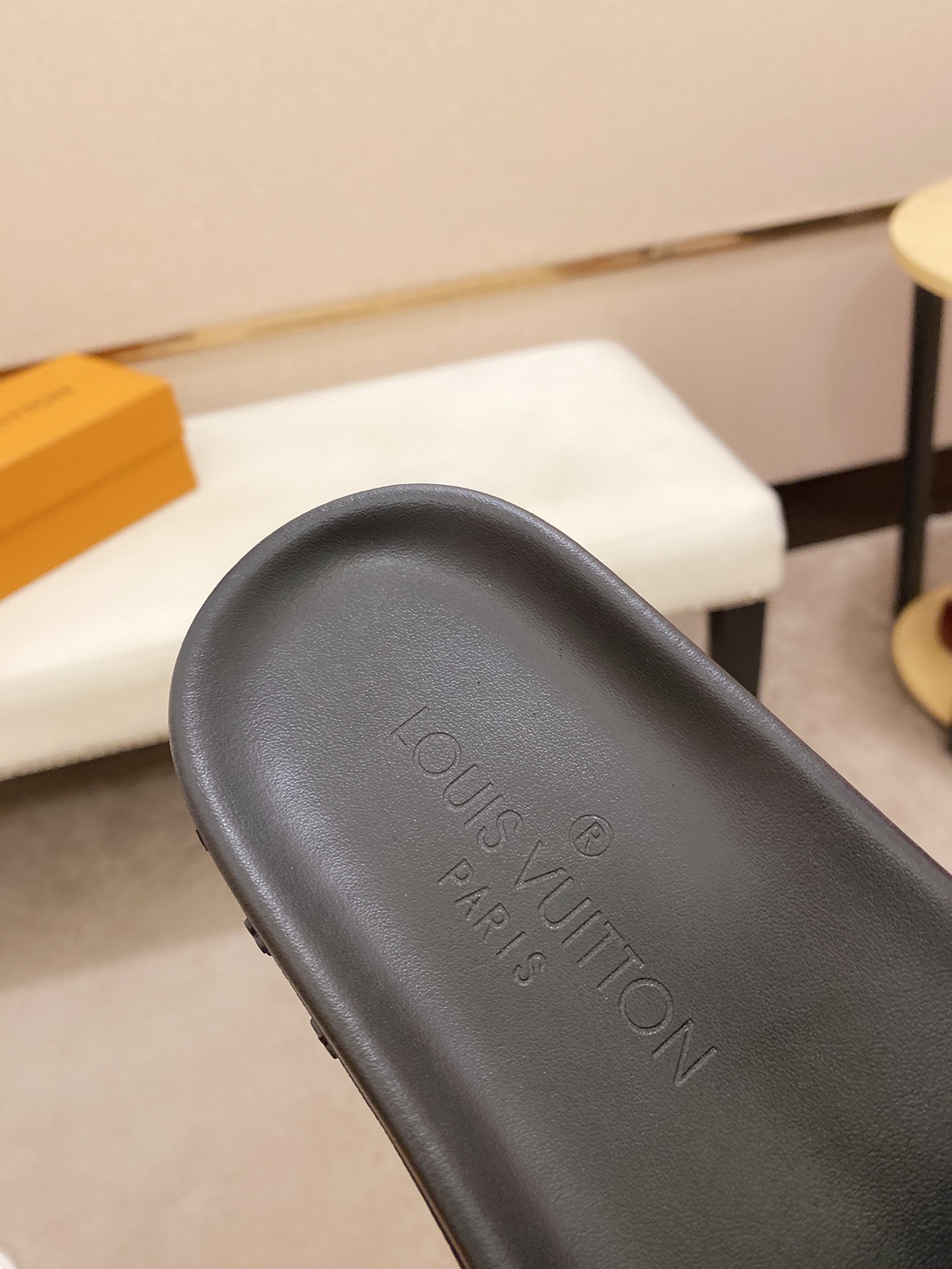 Louis Vuitton Slipper 16 - vstockx