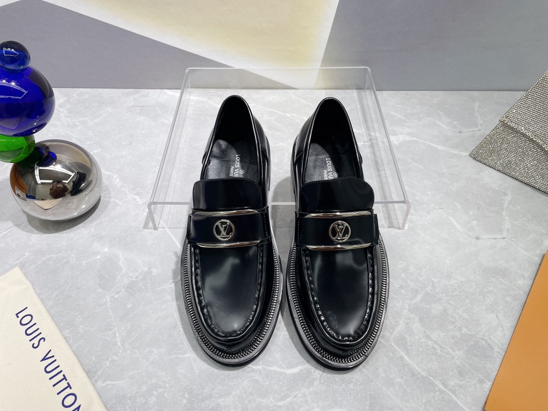 Louis Vuitton shoes WOMEN 3 - vstockx