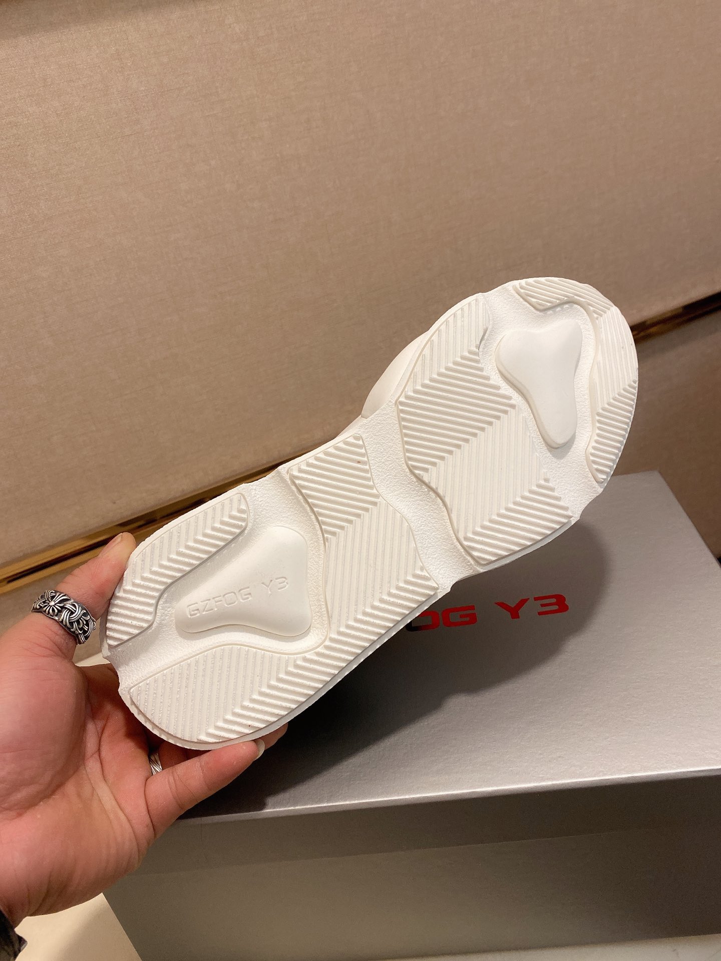 Y-3 Kaiwa Lace-Up Sneakers 39 - vstockx