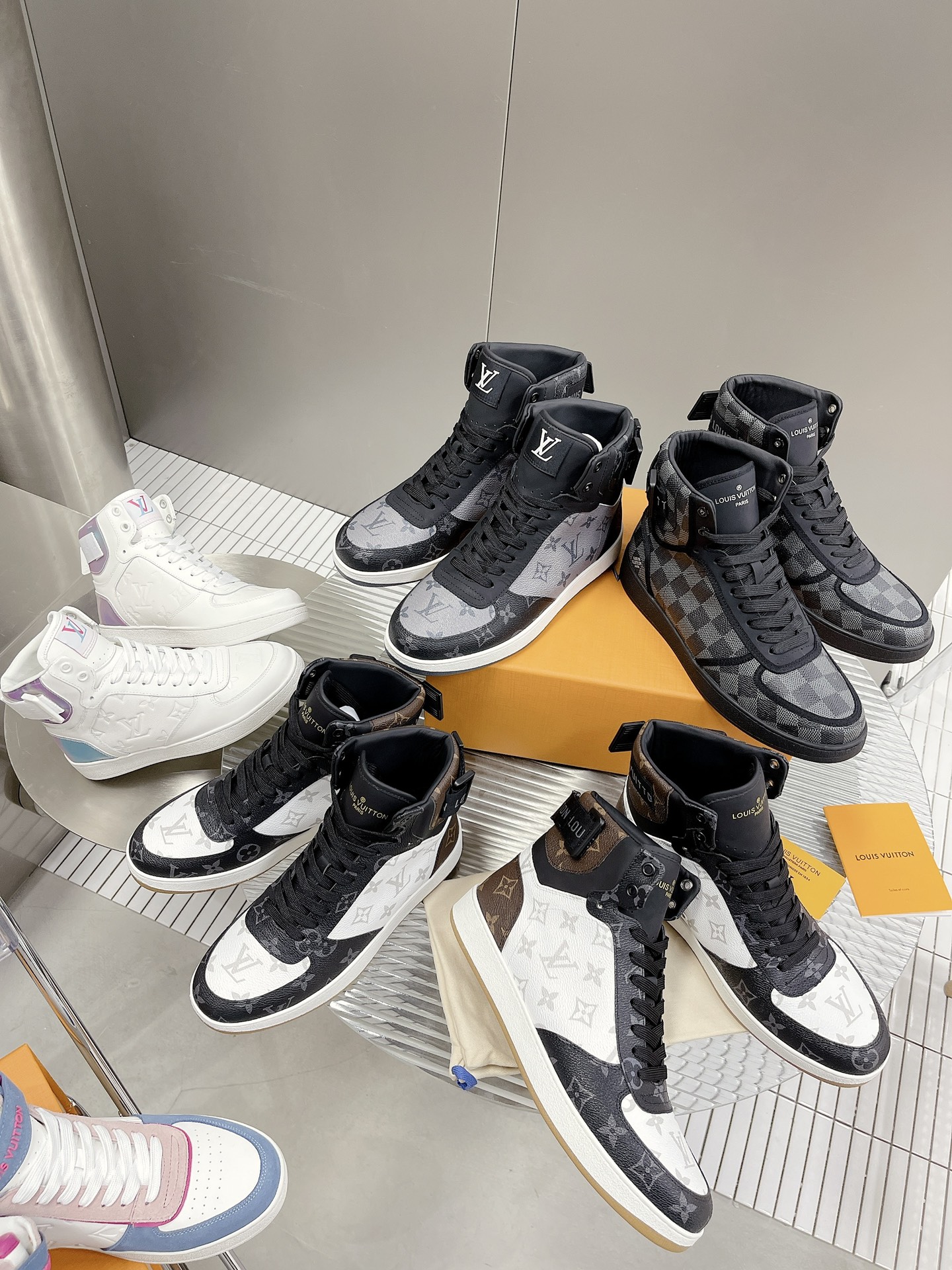 Louis Vuitton RIVOLI TRAINER BOOTS SNEAKER 11 - vstockx