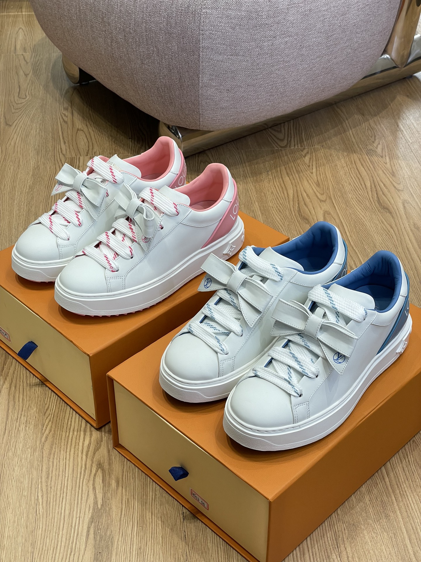 Louis Vuitton SNEAKER 4 - vstockx