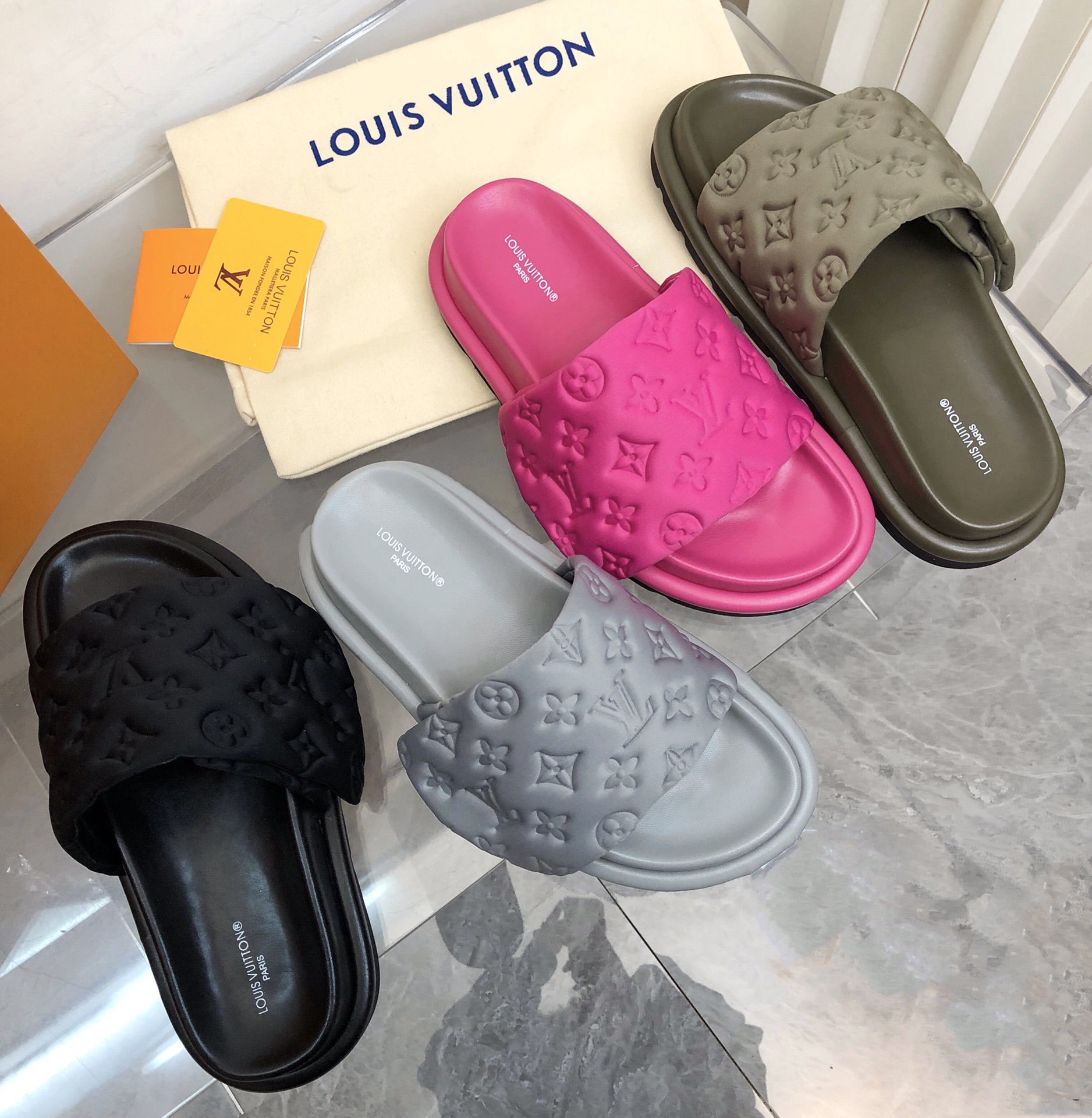 Louis Vuitton POOL PILLOW COMFORT MULES WOMEN 1 - vstockx
