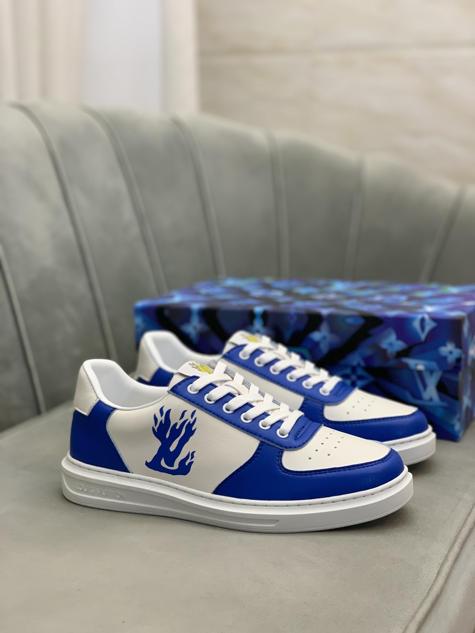 Louis Vuitton Low Top sneaker 7 - vstockx