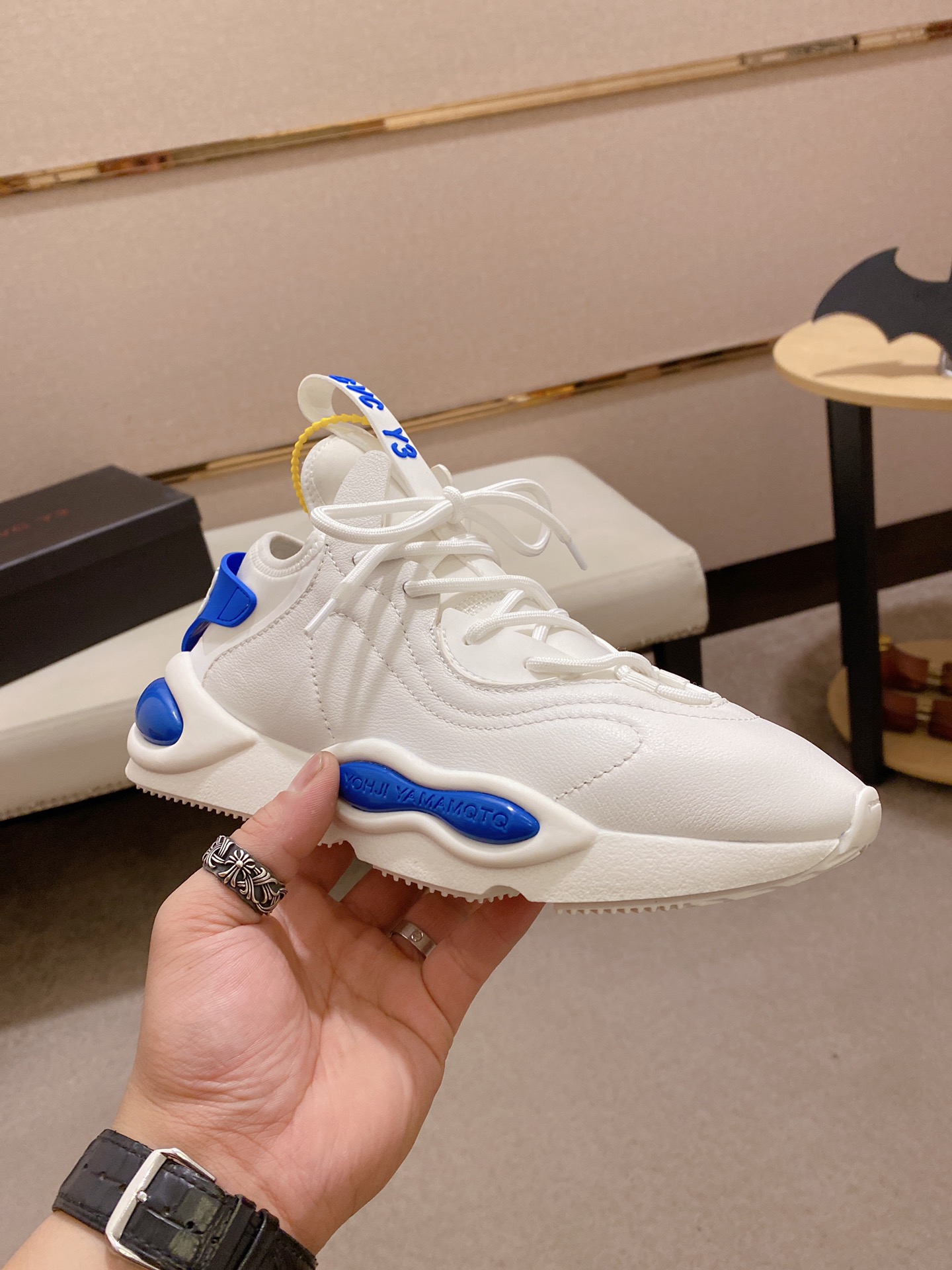 Y-3 Kaiwa Lace-Up Sneakers 1 - vstockx
