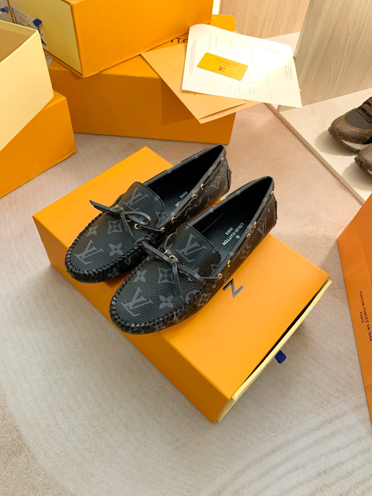 Louis Vuitton GLORIA FLAT LOAFERS WOMEN 11 - vstockx