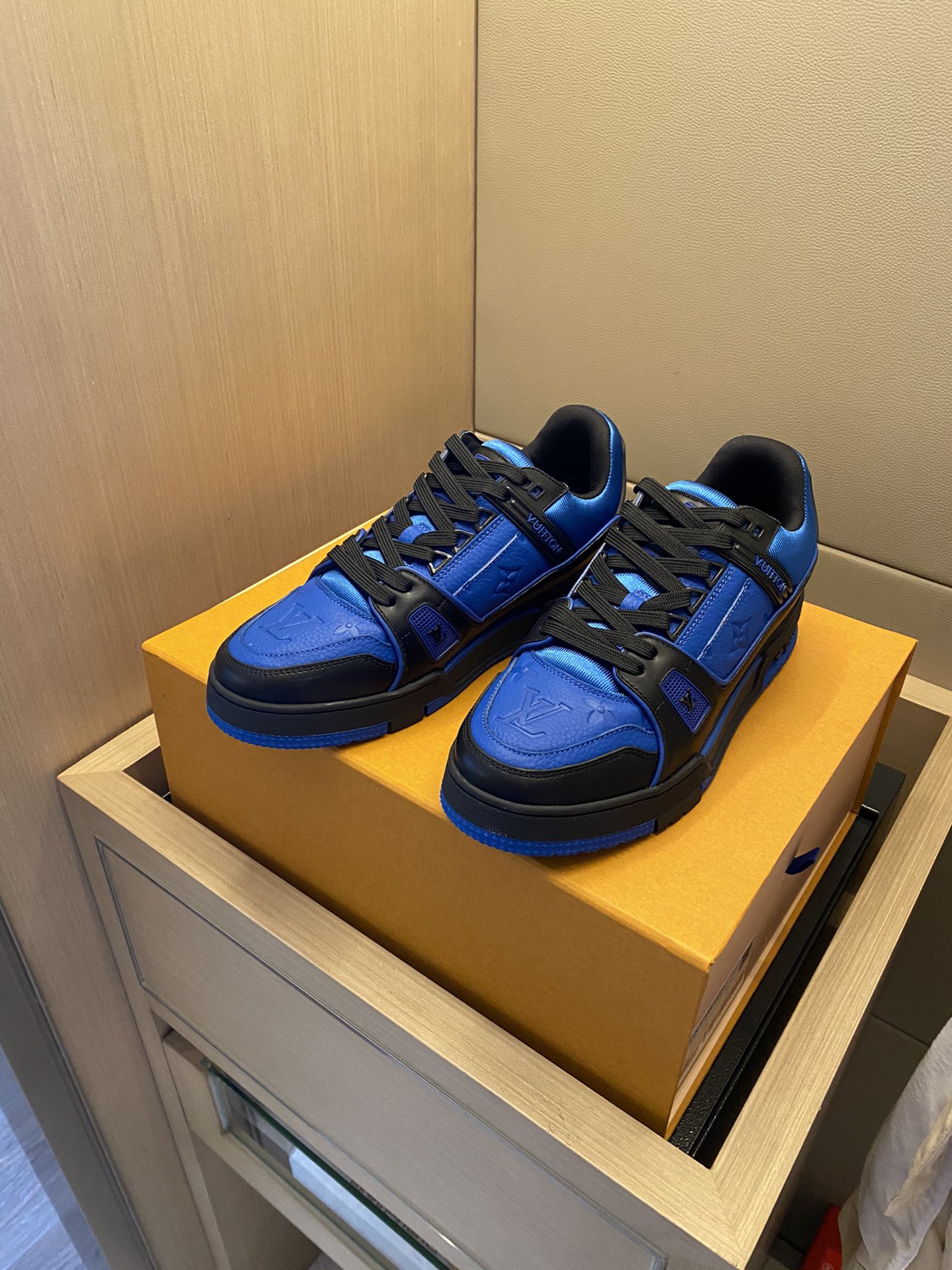 Louis Vuitton LV TRAINERS SNEAKER 9 - vstockx