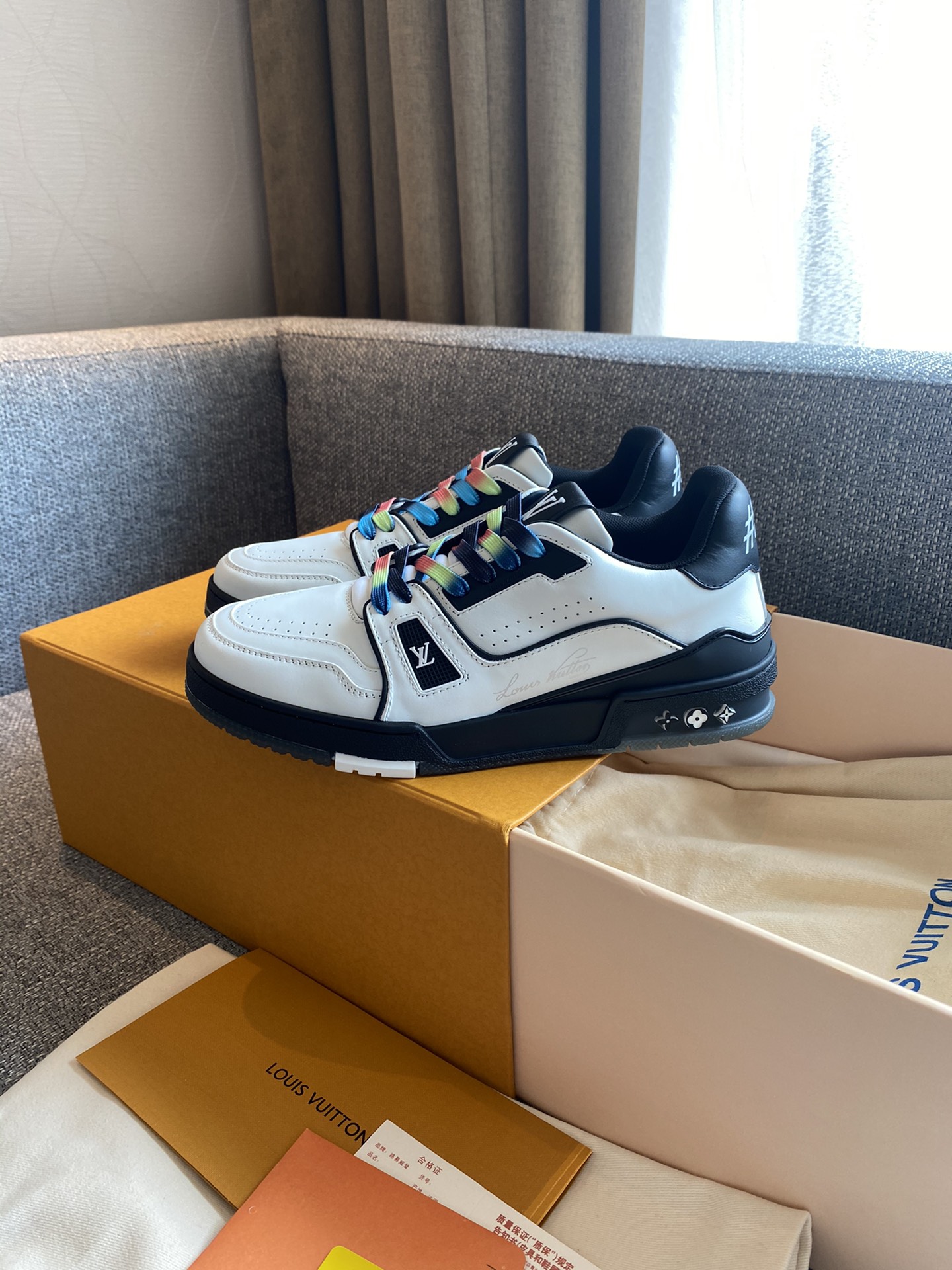 Louis Vuitton LV TRAINERS SNEAKER 9 - vstockx