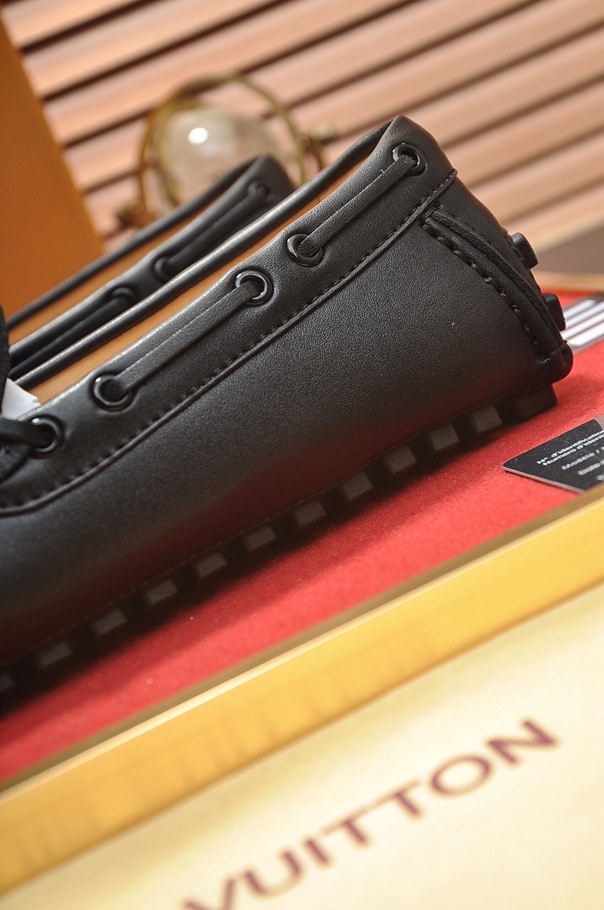 Louis Vuitton Leather Boots 21 - vstockx