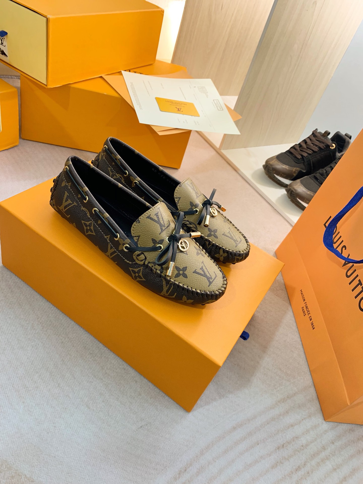 Louis Vuitton GLORIA FLAT LOAFERS WOMEN 11 - vstockx