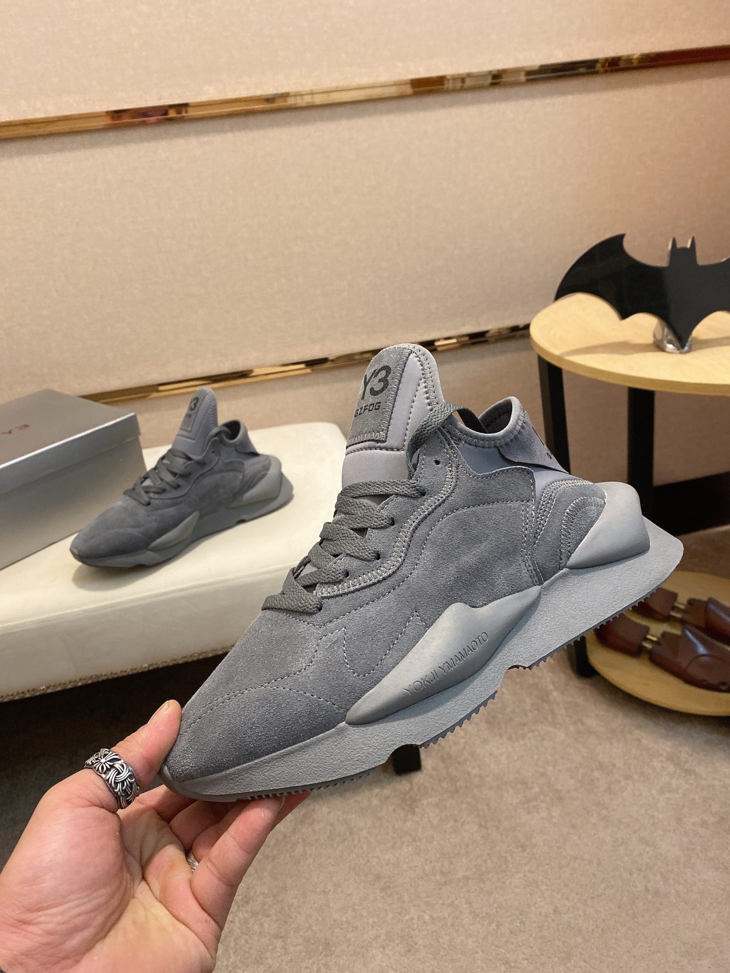 Y-3 Kaiwa Lace-Up Sneakers 46 - vstockx