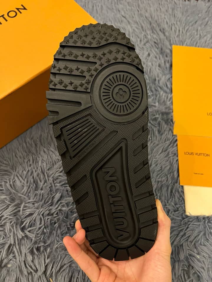 Louis Vuitton LV Trainer Maxi Sneaker Black - vstockx