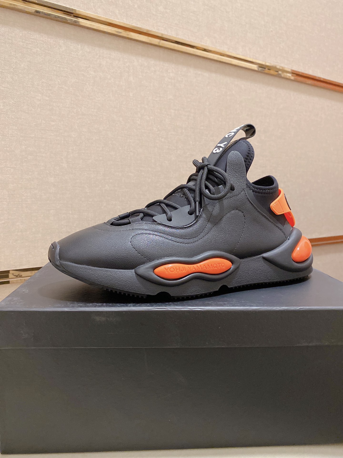 Y-3 Kaiwa Lace-Up Sneakers 5 - vstockx