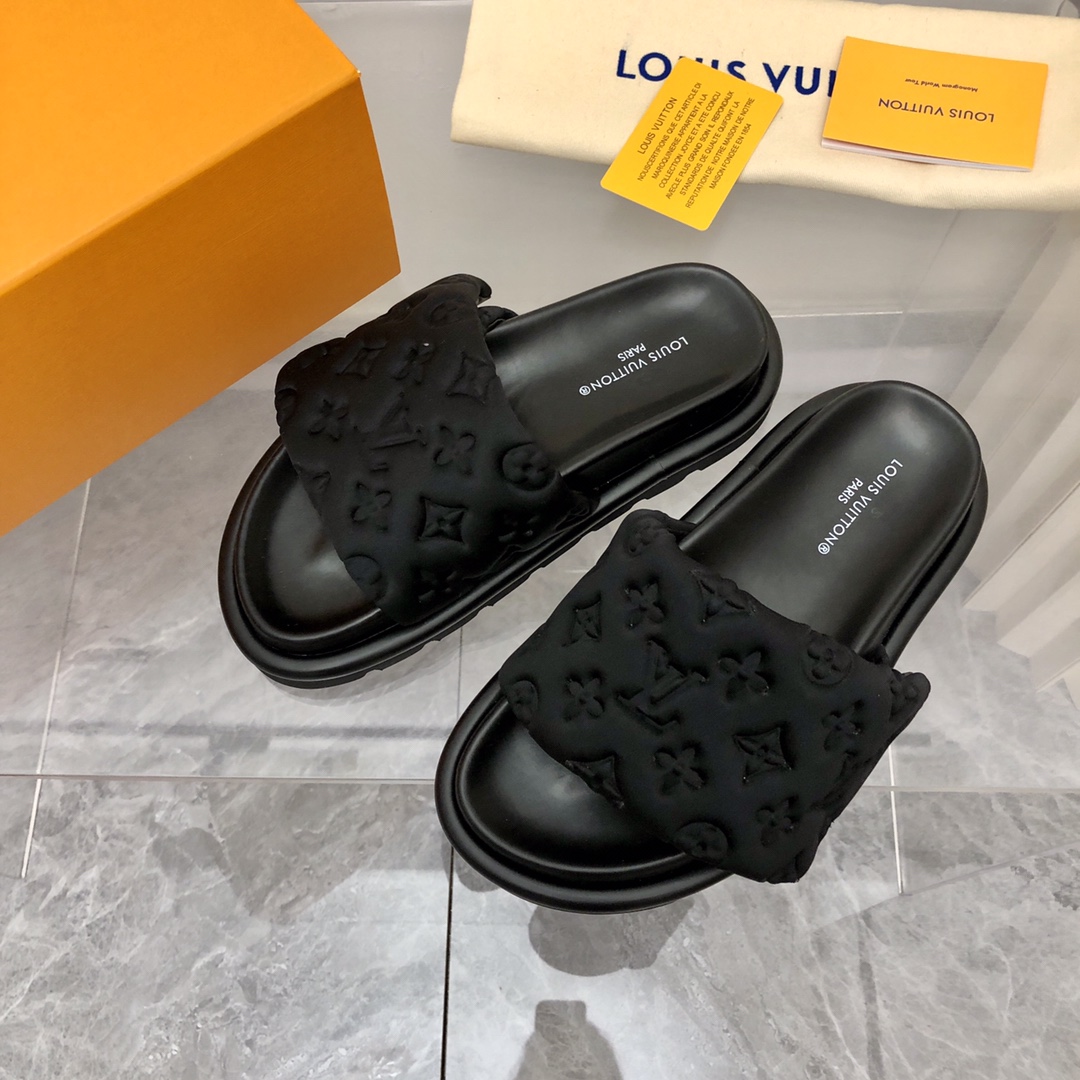 Louis Vuitton POOL PILLOW COMFORT MULES WOMEN 1 - vstockx
