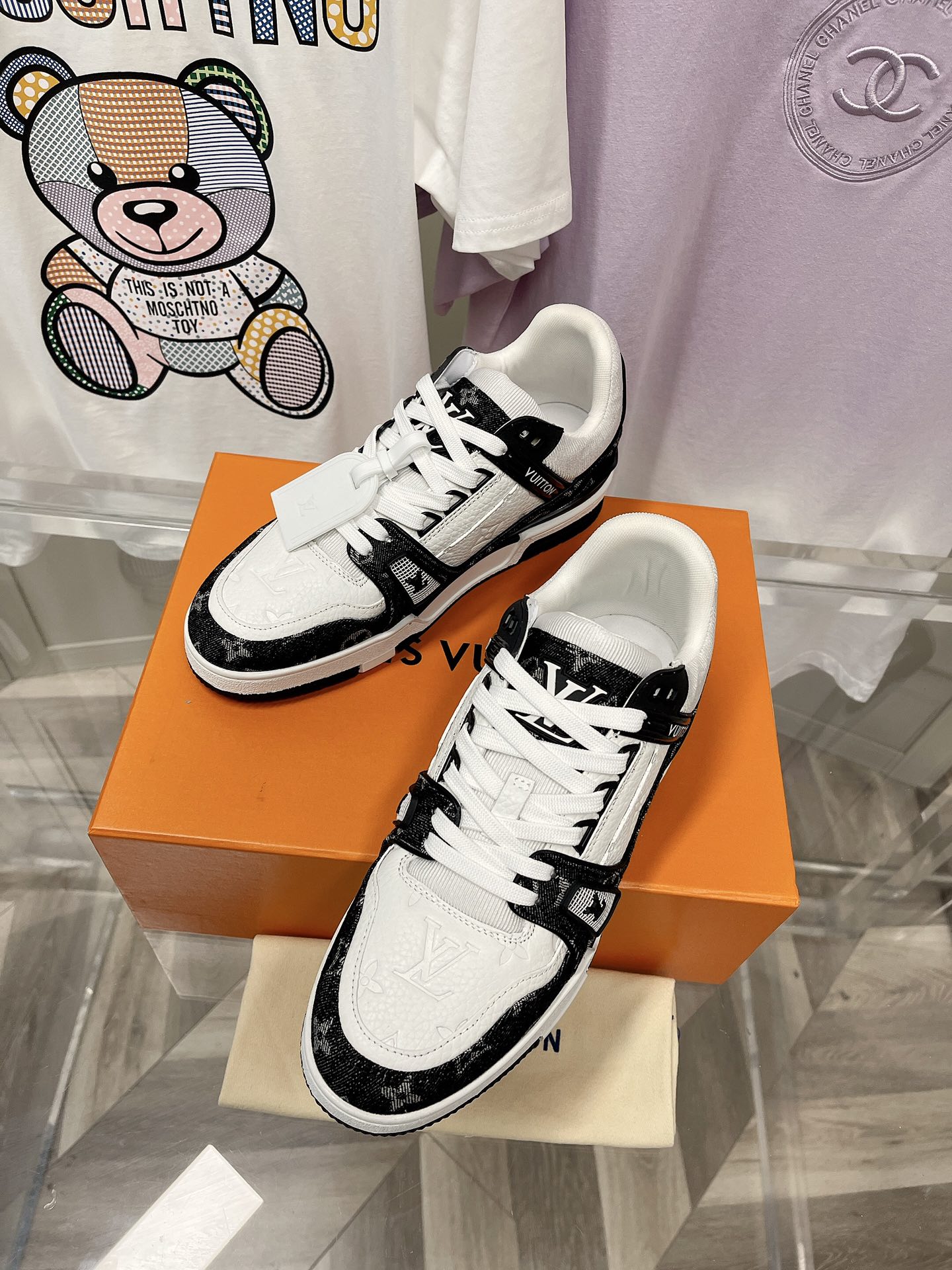 Louis Vuitton LV TRAINERS SNEAKER 2 - vstockx