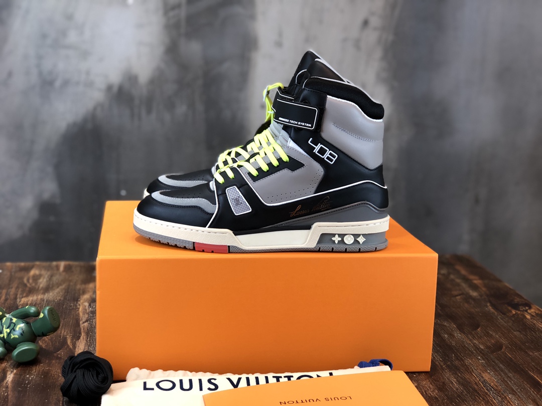 Louis Vuitton Trainer Sneakers 15 - vstockx