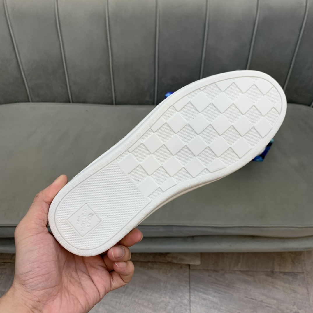 Louis Vuitton Low Top sneaker 8 - vstockx